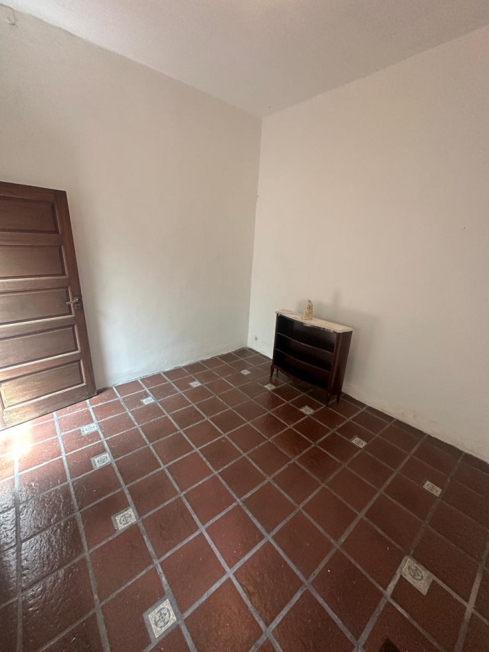 VENTA EN BLOCK - CASA 3 AMB. CON AMPLIA COCHERA y DPTO 3AMB. CON TERRAZA - ENTRADAS INDEPENDIENTE - BRASIL y PASO DE BURGOS - VALENTIN ALSINA