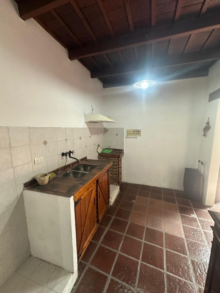 VENTA EN BLOCK - CASA 3 AMB. CON AMPLIA COCHERA y DPTO 3AMB. CON TERRAZA - ENTRADAS INDEPENDIENTE - BRASIL y PASO DE BURGOS - VALENTIN ALSINA
