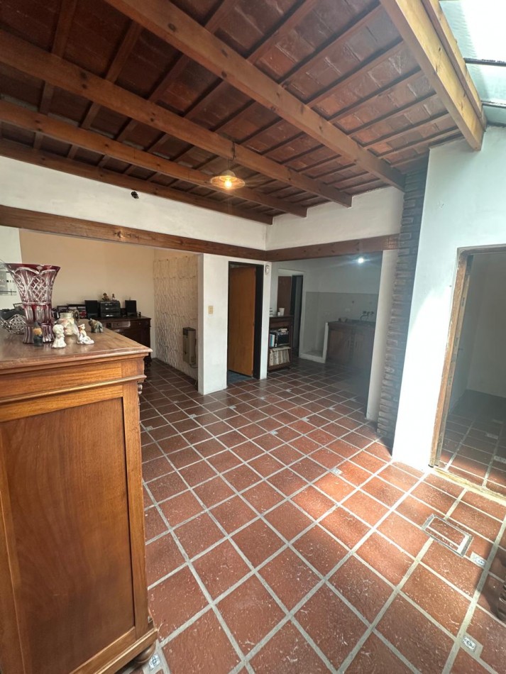 VENTA EN BLOCK - CASA 3 AMB. CON AMPLIA COCHERA y DPTO 3AMB. CON TERRAZA - ENTRADAS INDEPENDIENTE - BRASIL y PASO DE BURGOS - VALENTIN ALSINA