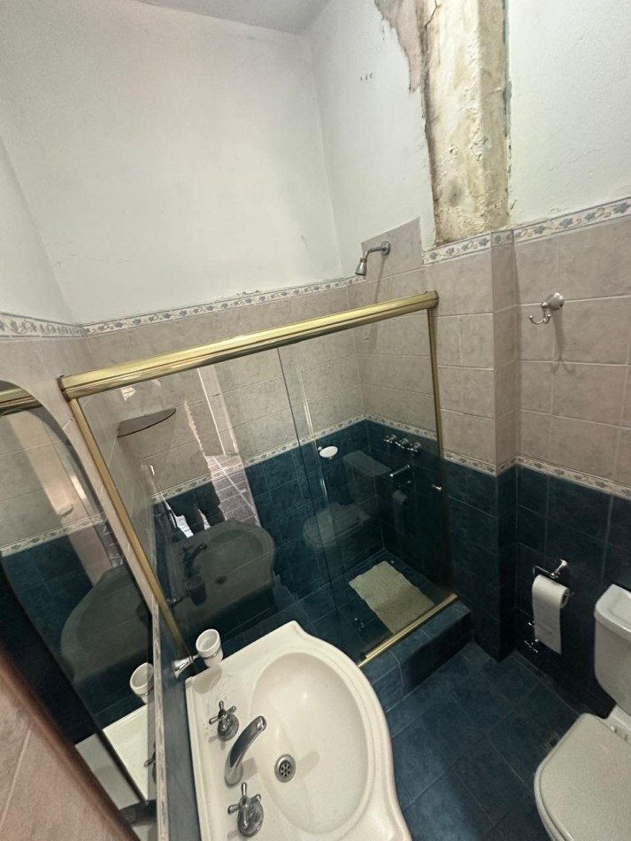 VENTA EN BLOCK - CASA 3 AMB. CON AMPLIA COCHERA y DPTO 3AMB. CON TERRAZA - ENTRADAS INDEPENDIENTE - BRASIL y PASO DE BURGOS - VALENTIN ALSINA