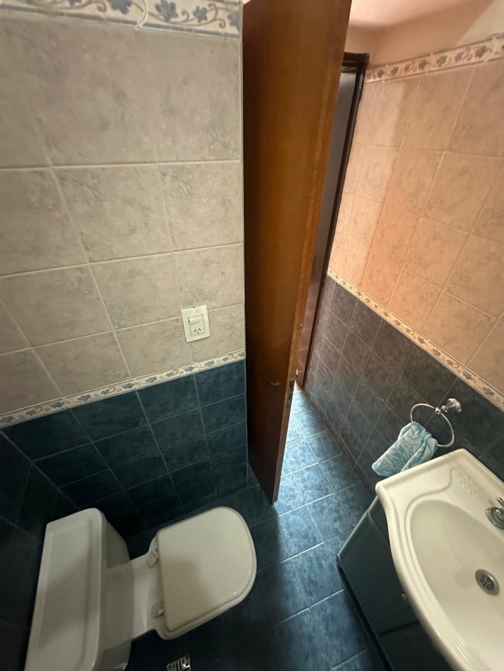 VENTA EN BLOCK - CASA 3 AMB. CON AMPLIA COCHERA y DPTO 3AMB. CON TERRAZA - ENTRADAS INDEPENDIENTE - BRASIL y PASO DE BURGOS - VALENTIN ALSINA
