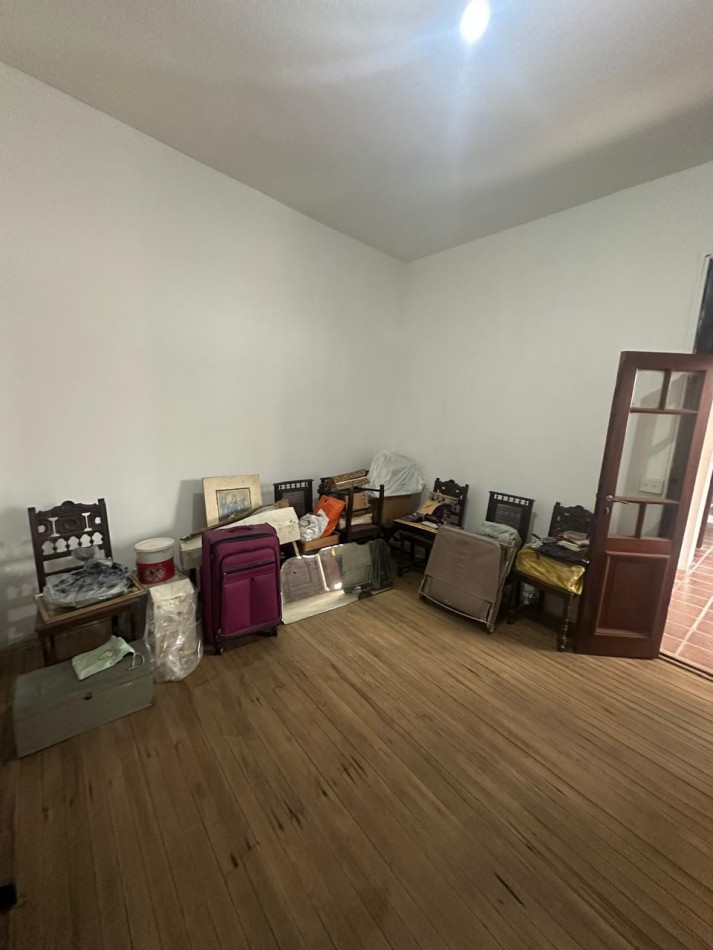 VENTA EN BLOCK - CASA 3 AMB. CON AMPLIA COCHERA y DPTO 3AMB. CON TERRAZA - ENTRADAS INDEPENDIENTE - BRASIL y PASO DE BURGOS - VALENTIN ALSINA