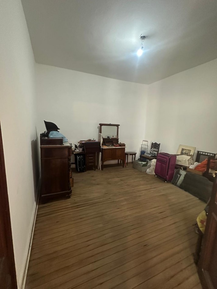 VENTA EN BLOCK - CASA 3 AMB. CON AMPLIA COCHERA y DPTO 3AMB. CON TERRAZA - ENTRADAS INDEPENDIENTE - BRASIL y PASO DE BURGOS - VALENTIN ALSINA