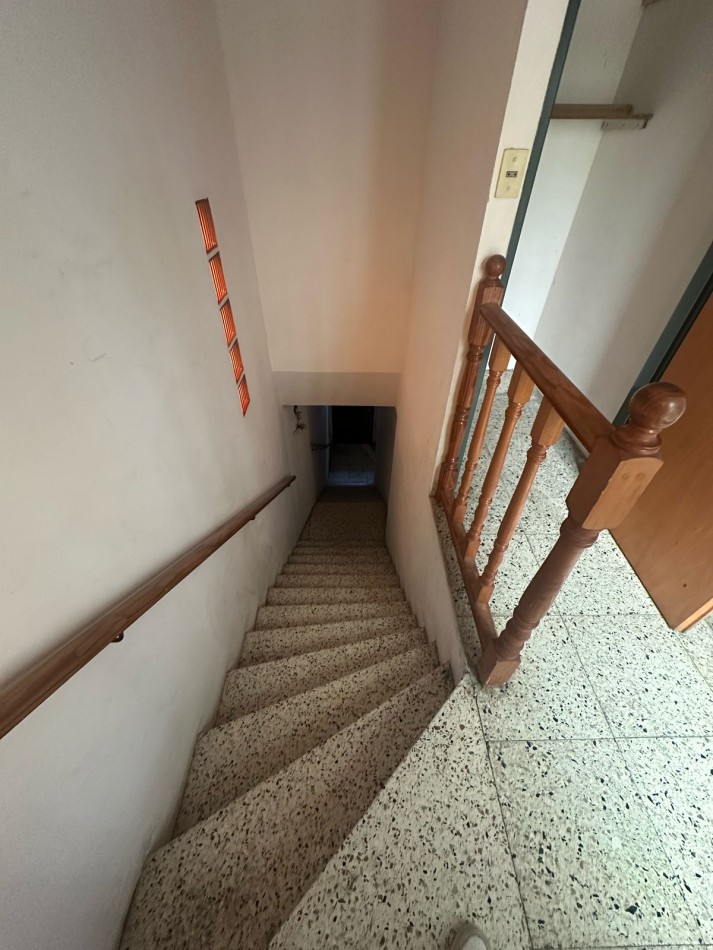CASA 3 AMB. AL FRENTE CON GARAGE y TERRAZA PROPIA - Manuel Castro al 800 - Remedios de Escalada