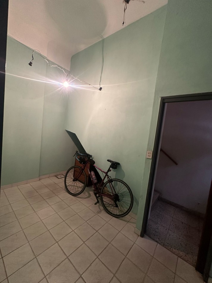CASA 3 AMB. AL FRENTE CON GARAGE y TERRAZA PROPIA - Manuel Castro al 800 - Remedios de Escalada