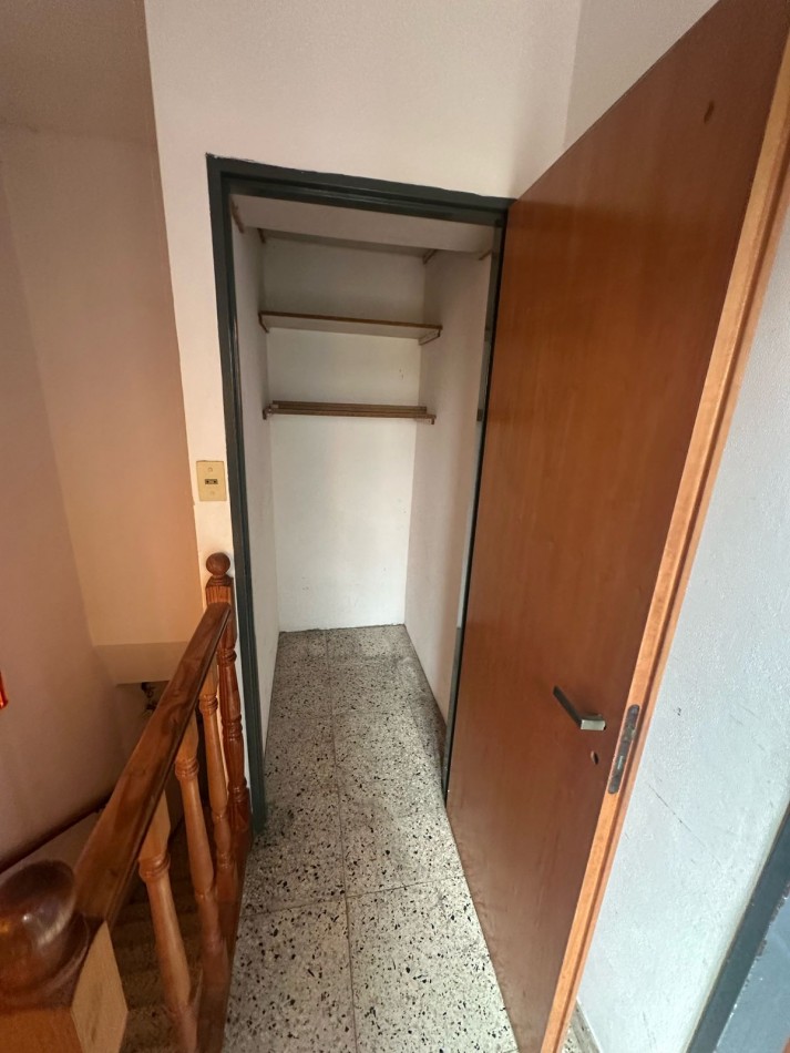 CASA 3 AMB. AL FRENTE CON GARAGE y TERRAZA PROPIA - Manuel Castro al 800 - Remedios de Escalada