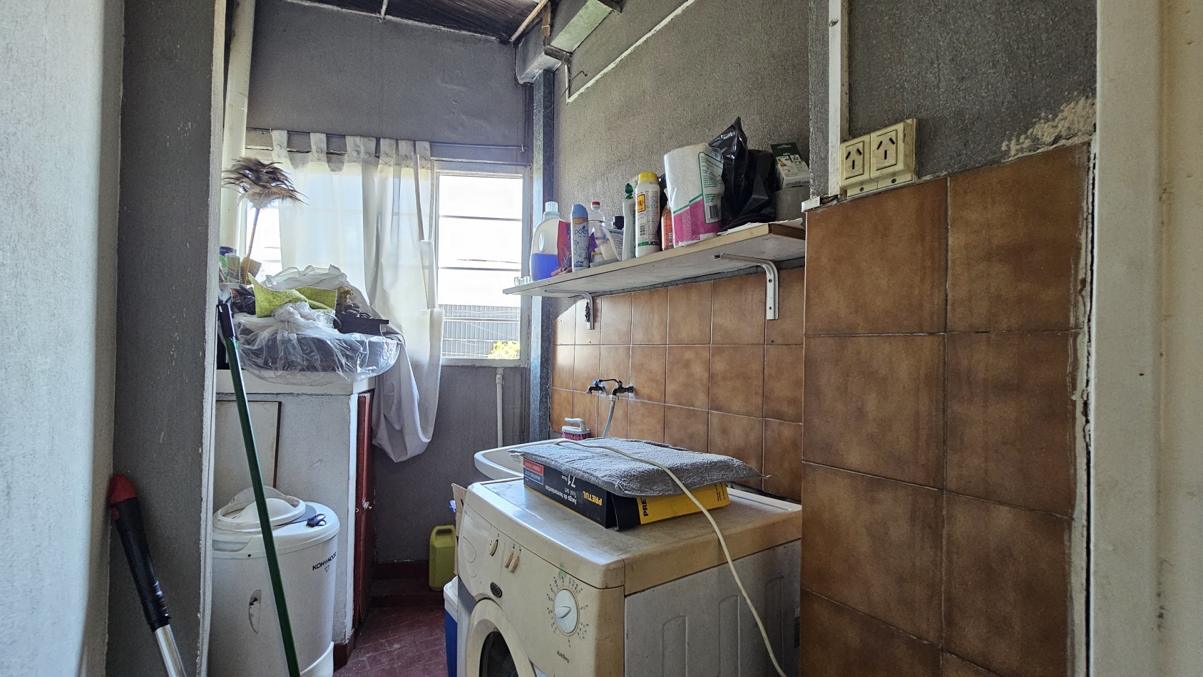 Departamento de 3 amb. 1er piso al frente - Av. Rivadavia 1950 - Valentin Alsina