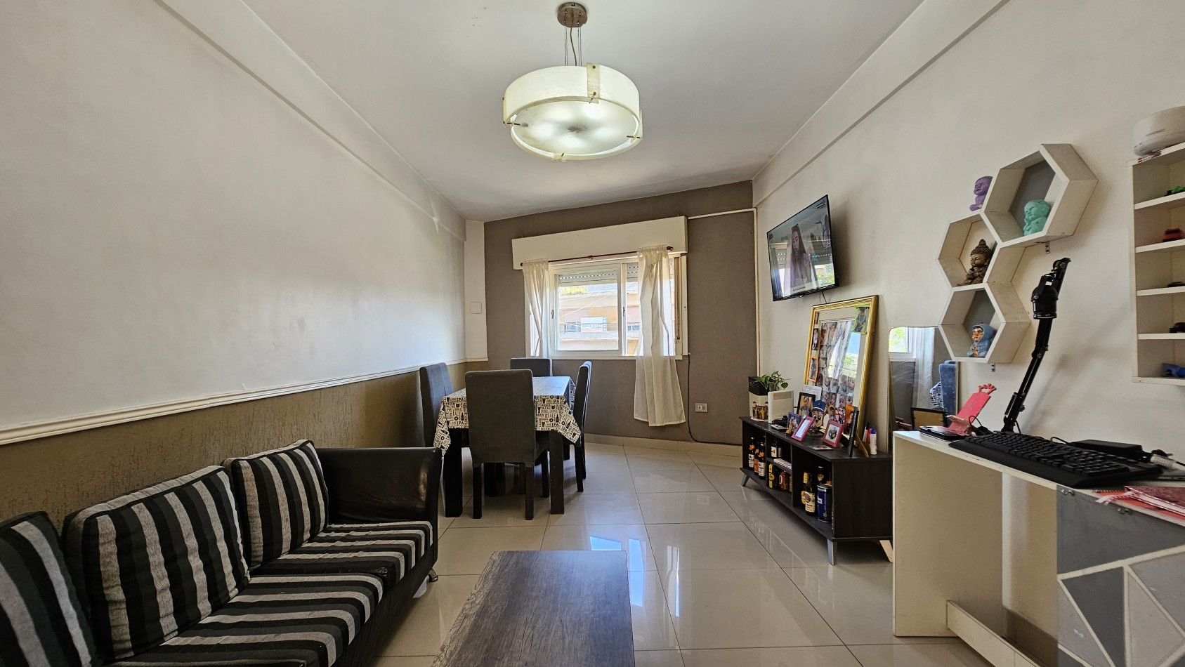 Departamento de 3 amb. 1er piso al frente - Av. Rivadavia 1950 - Valentin Alsina