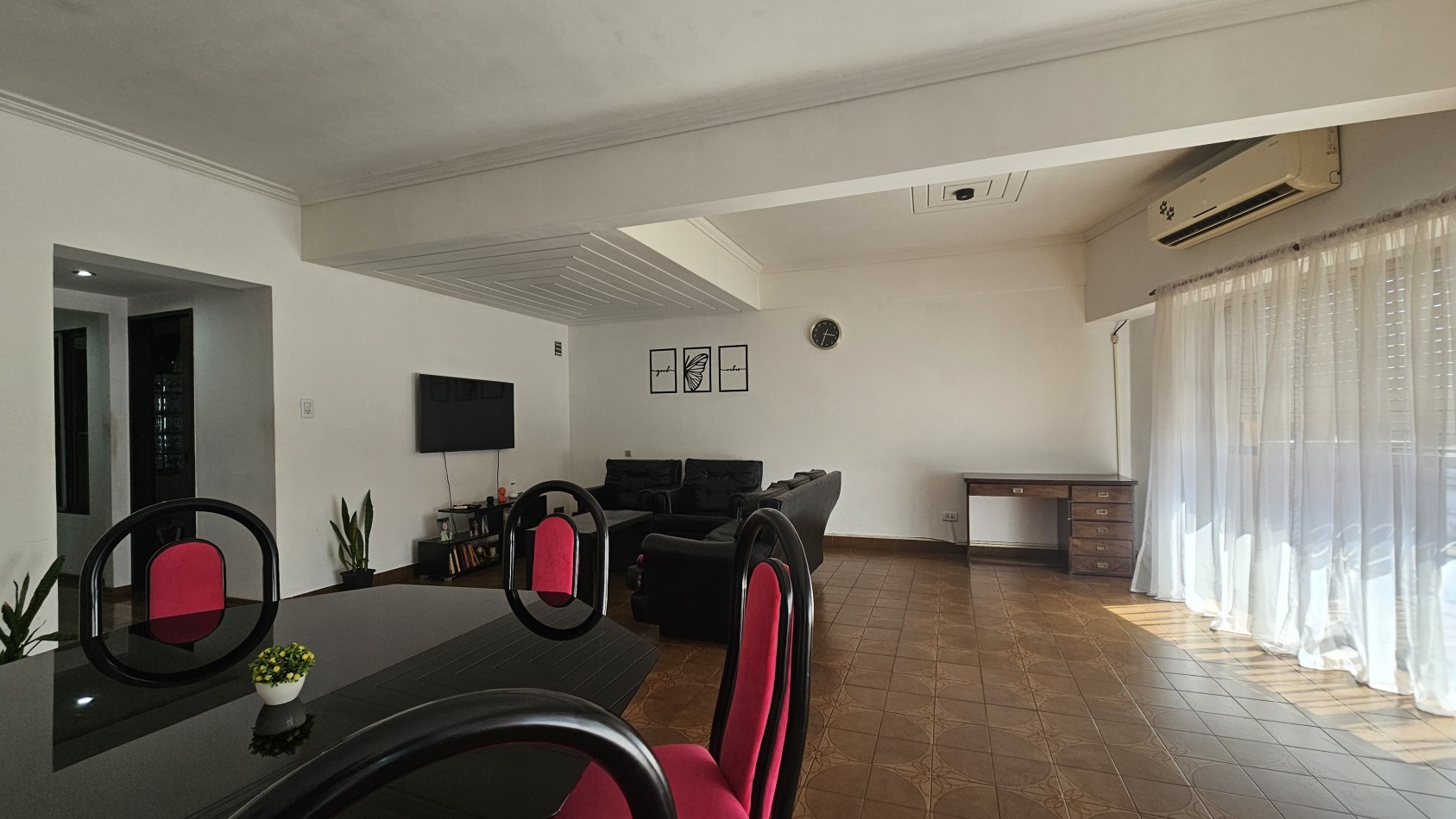 Departamento APTO CREDITO de 3 amb. con enorme patio y balcon al frente - Av. Hipolito Yrigoyen 2500 - Gerli 