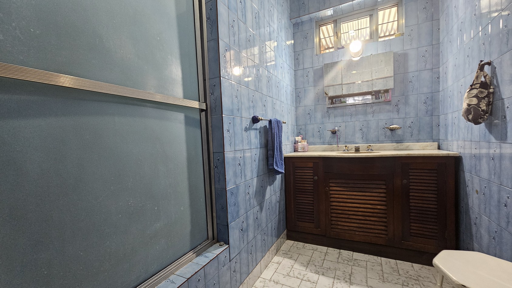 Departamento APTO CREDITO de 3 amb. con enorme patio y balcon al frente - Av. Hipolito Yrigoyen 2500 - Gerli 