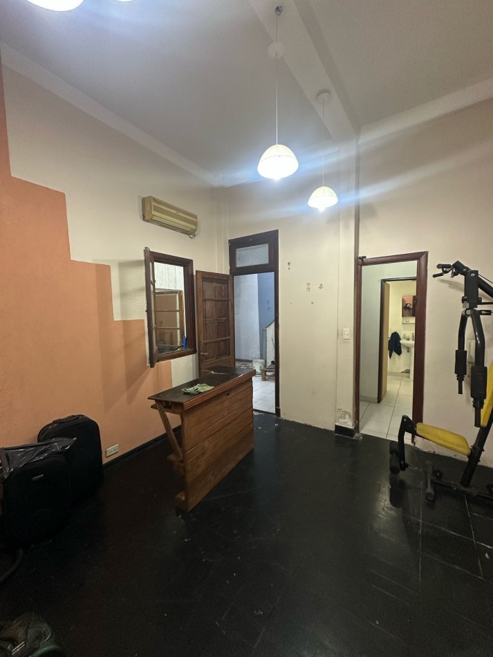 LOCAL EN ALQUILER 70 m2 APROX - Av. INTENDENTE QUINDIMIL 21 A MTRS DE Av. HIPOLITO YRIGOYEN - LANUS OESTE