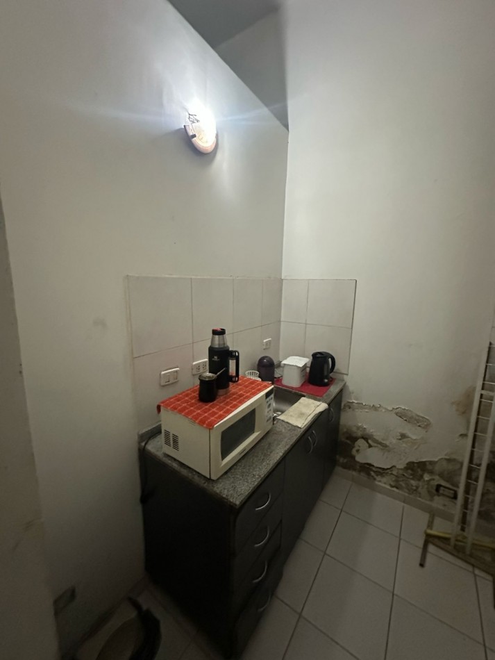LOCAL EN ALQUILER 70 m2 APROX - Av. INTENDENTE QUINDIMIL 21 A MTRS DE Av. HIPOLITO YRIGOYEN - LANUS OESTE