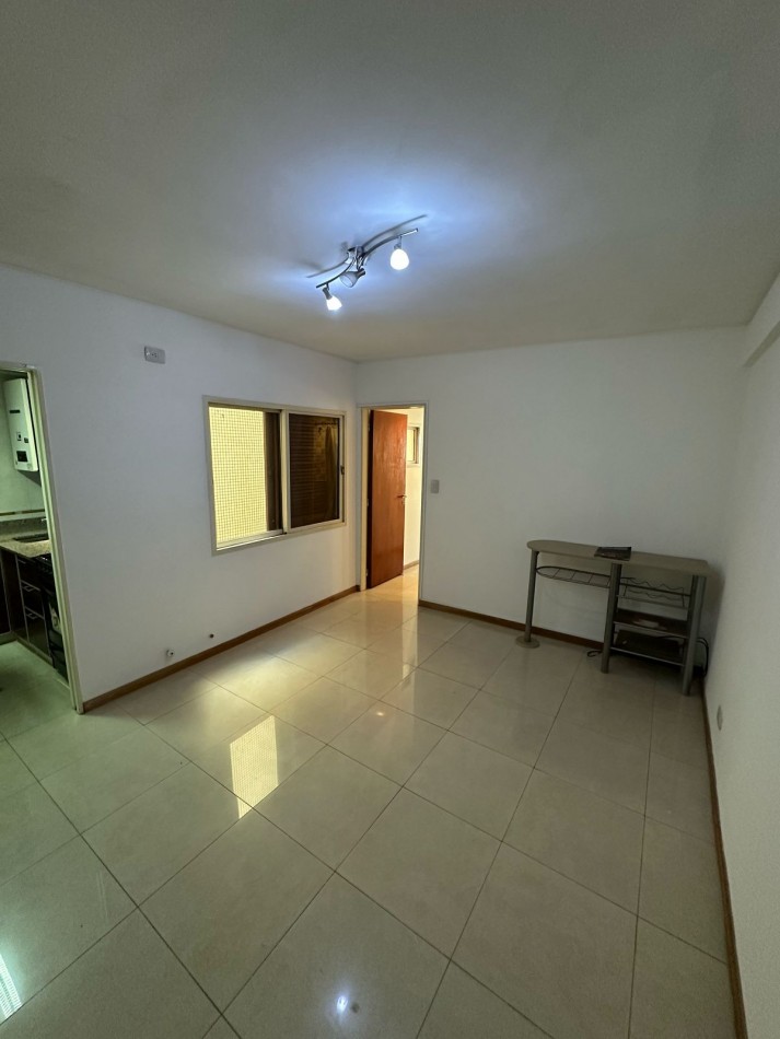 Dpto 3 Amb. EN ALQUILER - APTO PROFESIONAL/VIVIENDA - AVELLANEDA al 700 - RAMOS MEJIA