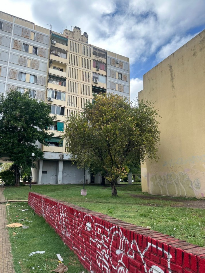 DPTO 3 AMB. EN VENTA - BARRAGAN 4475 - REMEDIOS DE ESCALADA (VISTA A AV. HIPOLITO YRIGOYEN) - PISO ALTO