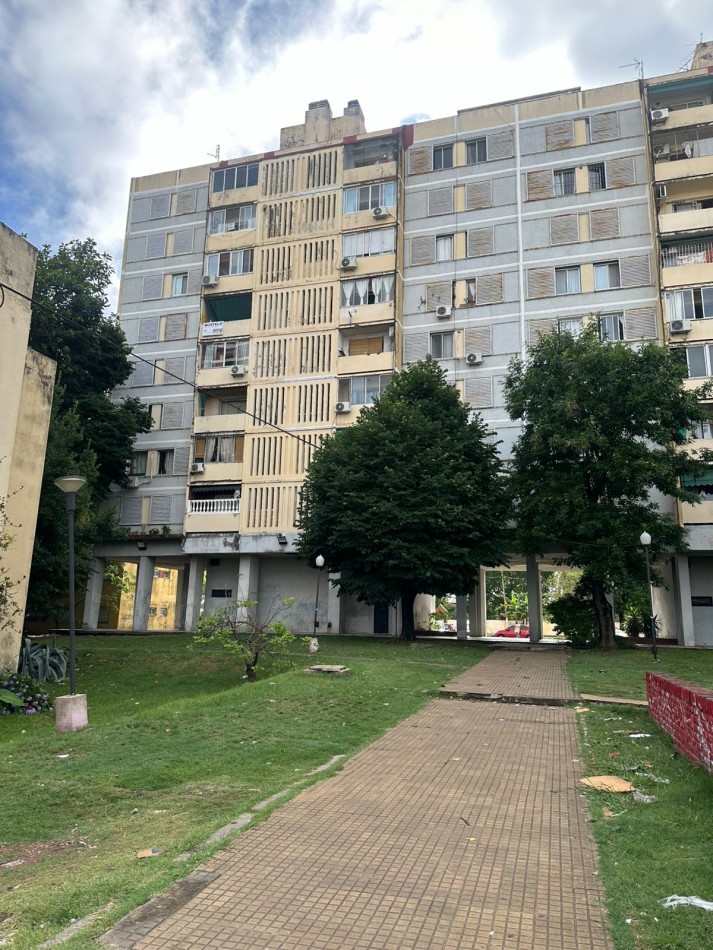 DPTO 3 AMB. EN VENTA - BARRAGAN 4475 - REMEDIOS DE ESCALADA (VISTA A AV. HIPOLITO YRIGOYEN) - PISO ALTO