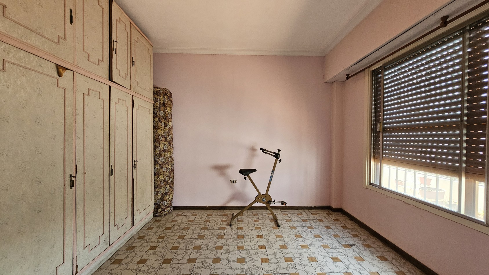 U$S 68.000 VENTA - Casa de 3 amb. (a reciclar) + DTO. en 1er piso. - Maradona (ex-Rio de Janeiro) al 1600