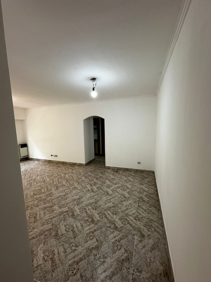 AMPLIO MONOAMBIENTE LATERAL EN ALQUILER A METROS DE LA ESTACION  - ALEM 1300 - BANFIELD