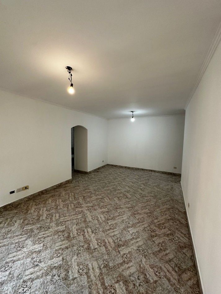 AMPLIO MONOAMBIENTE LATERAL EN ALQUILER A METROS DE LA ESTACION  - ALEM 1300 - BANFIELD