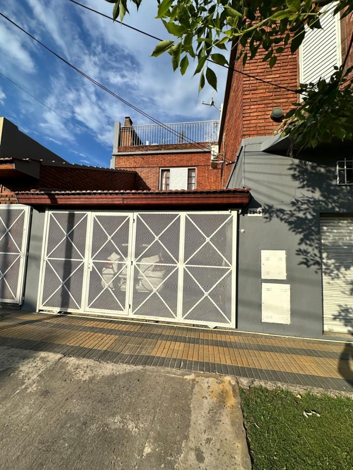 Dpto INTERNO DE UN AMB. y MEDIO C/PATIO - MORENO 2300 - (ZONA COTO AV. RIVADAVIA) 