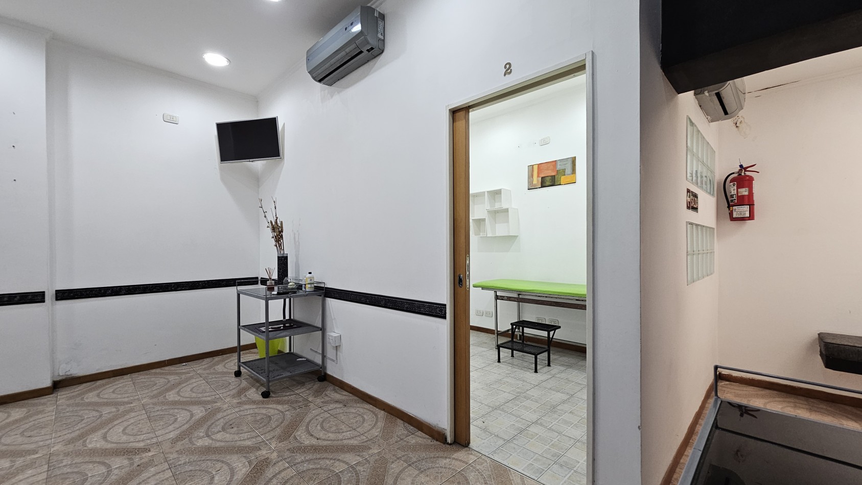 **$1.800.000.-** x mes - Local en alquiler - 5 Consultorios (medicos y/o estetica) en Lanus Oeste