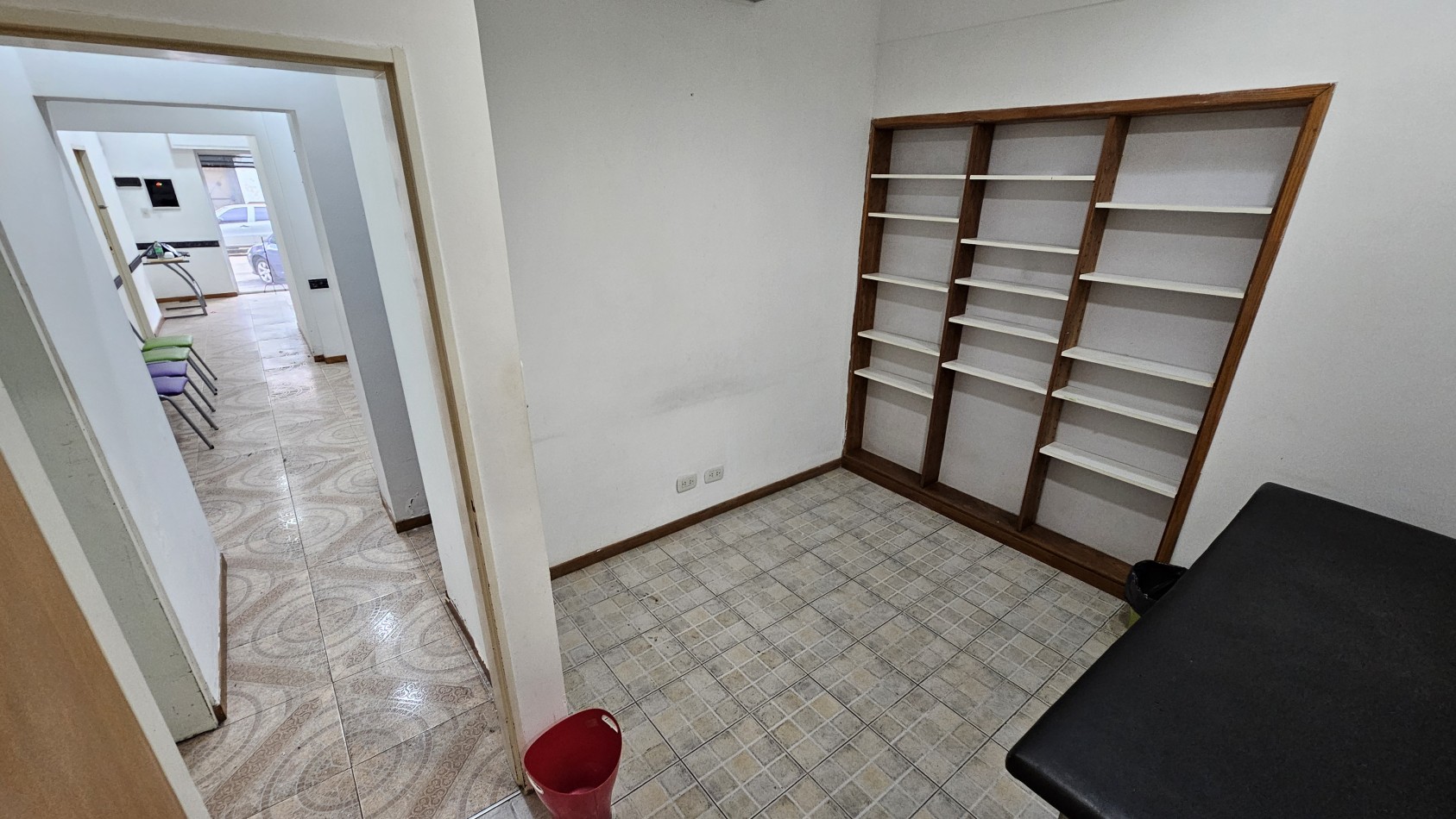 **$1.800.000.-** x mes - Local en alquiler - 5 Consultorios (medicos y/o estetica) en Lanus Oeste