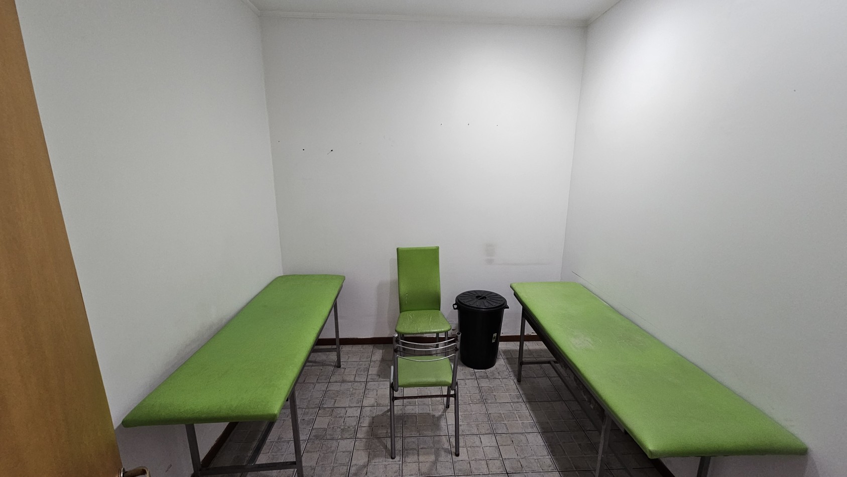 **$1.800.000.-** x mes - Local en alquiler - 5 Consultorios (medicos y/o estetica) en Lanus Oeste