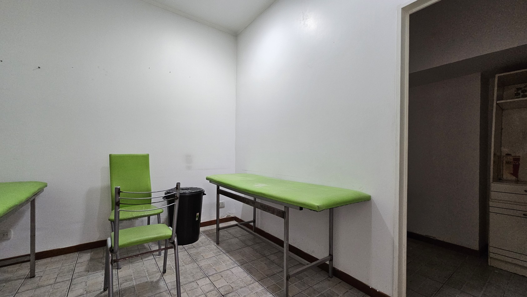 **$1.800.000.-** x mes - Local en alquiler - 5 Consultorios (medicos y/o estetica) en Lanus Oeste