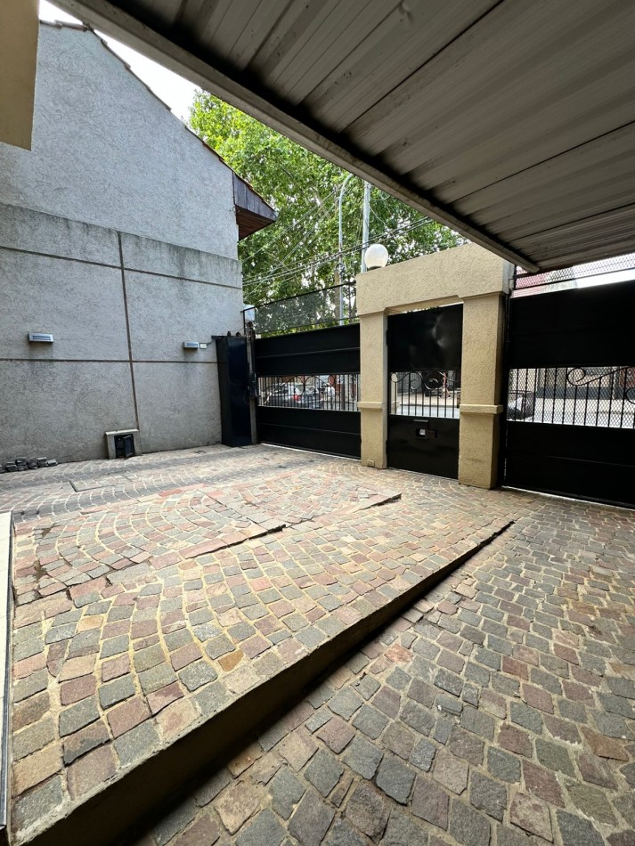 **$470.000.- x Mes**Dpto 2 Amb. Contrafrente C/ Baño en Suite y Toilette + Balcon en Alquiler - Cordoba 1400 - Lanus Este