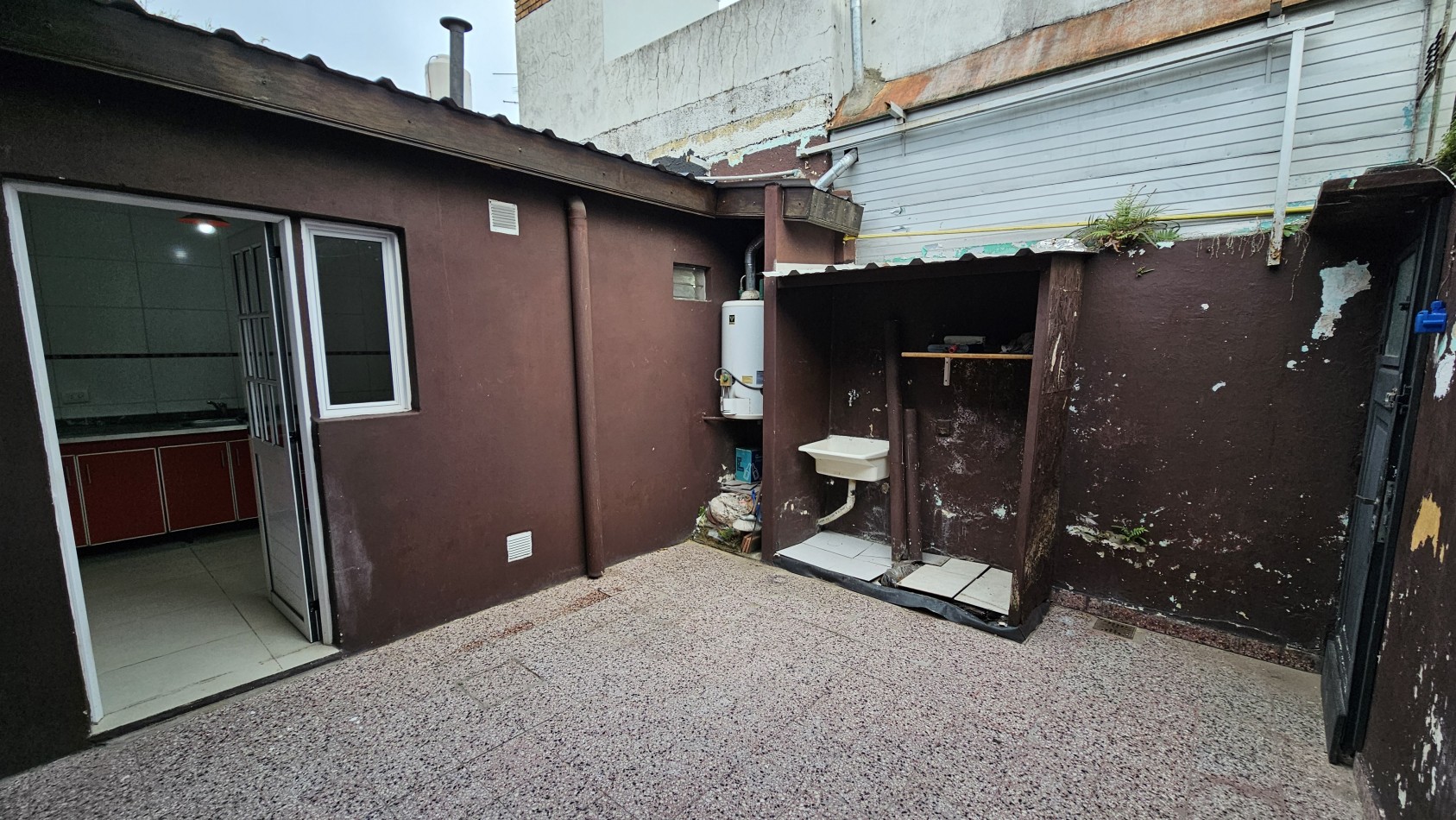 **$490.000 x mes** - Dto. de 2 amb. c/patio. S/Expensas - Resistencia la 700