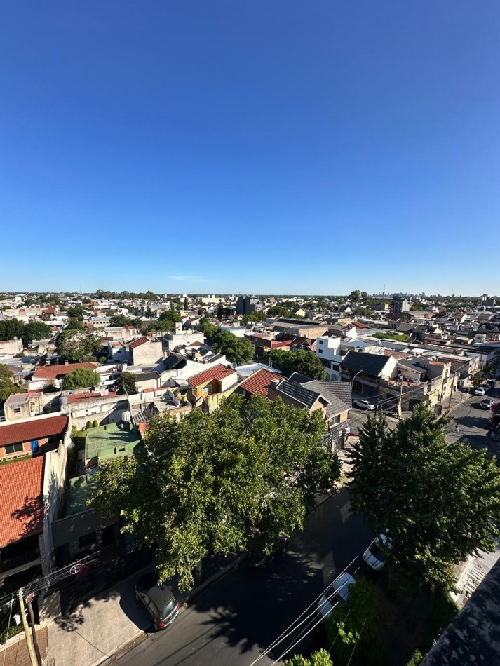 **$470.000.- x Mes**Dpto 2 Amb. Contrafrente C/ Baño en Suite y Toilette + Balcon en Alquiler - Cordoba 1400 - Lanus Este