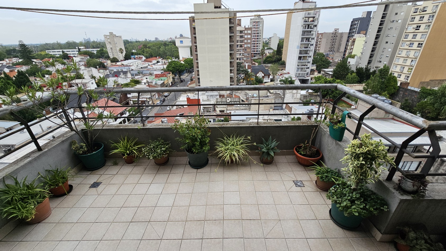 **u$s 95.000** - Venta Dto. de 3 amb. - 7mo piso - Margarita Weild 1500 - Lanus Este