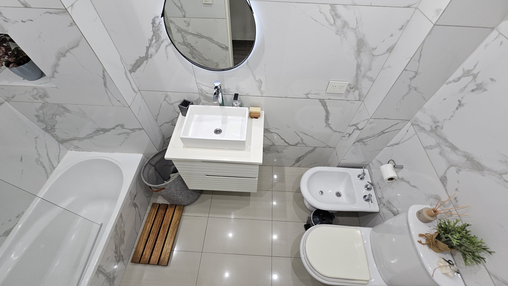 **u$s 79.900.-** - Departamento 3 Amb. C/Espacio Guardacoches y Parrilla en venta.- J. V. Gonzalez al 1400 - Lanus Oeste