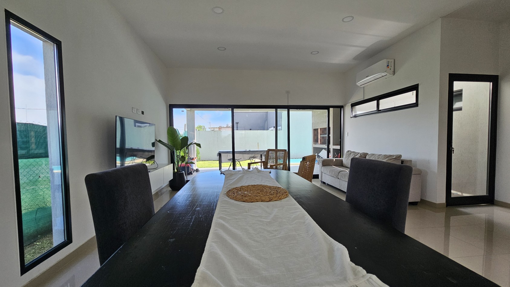 **u$s 75.000.-** (SOLO HASTA EL 30 de ABRIL) - Casa de 4 amb con parque y pileta, NUEVA, Lote propio - Benigno Cal 600 - Tristan Suarez - Ezeiza