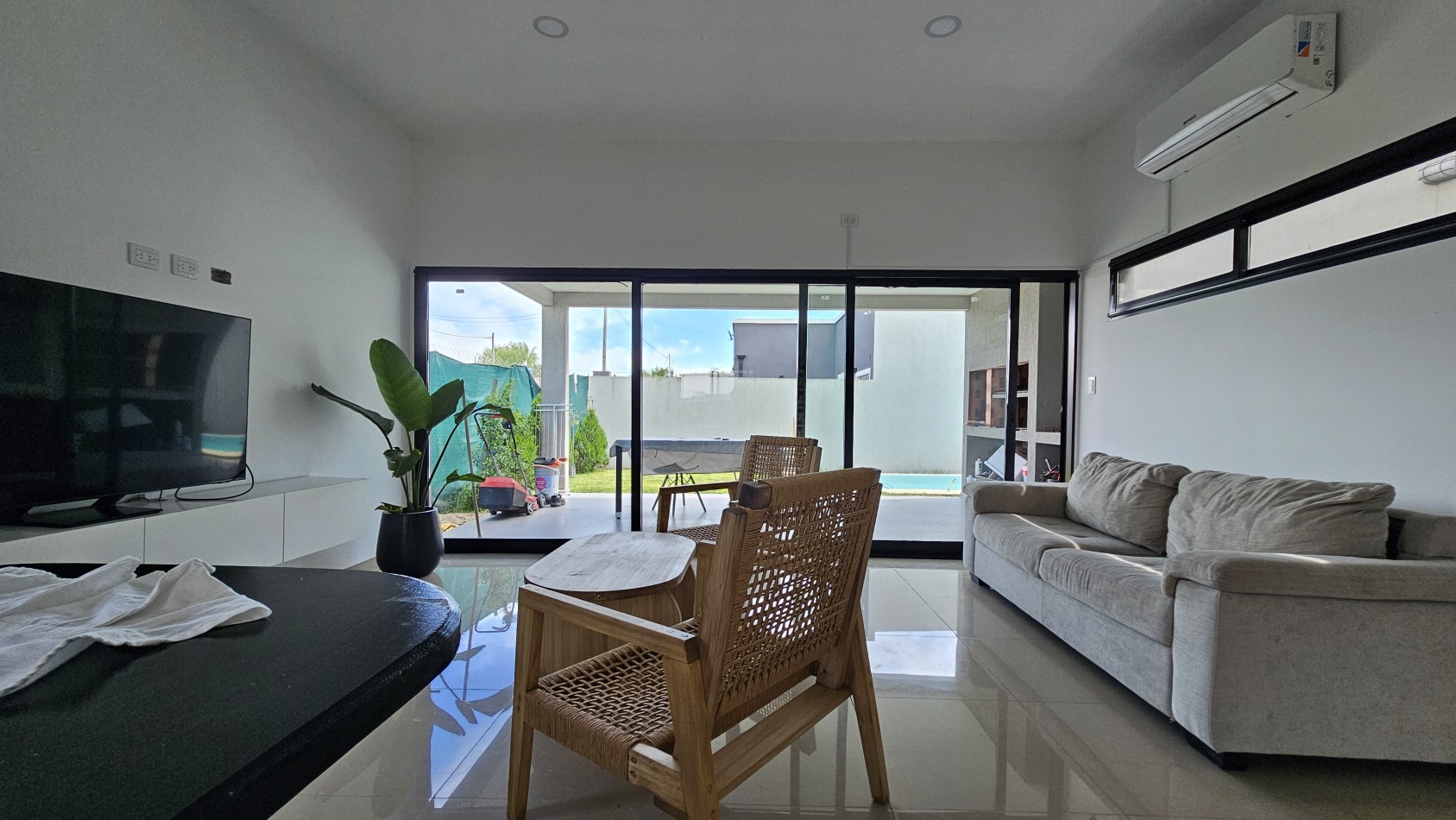 **u$s 75.000.-** (SOLO HASTA EL 30 de ABRIL) - Casa de 4 amb con parque y pileta, NUEVA, Lote propio - Benigno Cal 600 - Tristan Suarez - Ezeiza