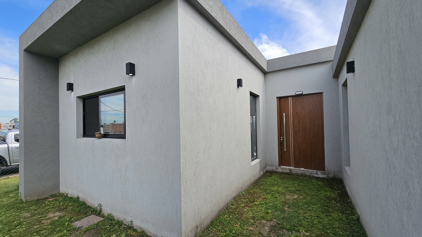 **u$s 75.000.-** (SOLO HASTA EL 30 de ABRIL) - Casa de 4 amb con parque y pileta, NUEVA, Lote propio - Benigno Cal 600 - Tristan Suarez - Ezeiza