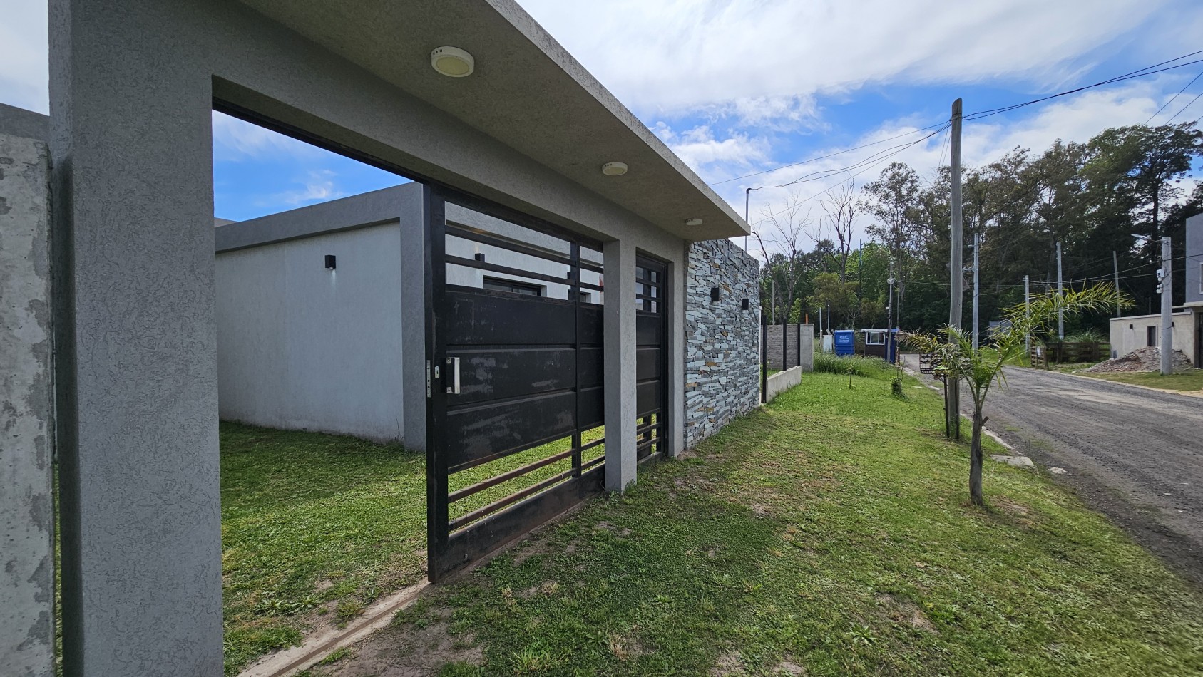 **u$s 75.000.-** (SOLO HASTA EL 30 de ABRIL) - Casa de 4 amb con parque y pileta, NUEVA, Lote propio - Benigno Cal 600 - Tristan Suarez - Ezeiza