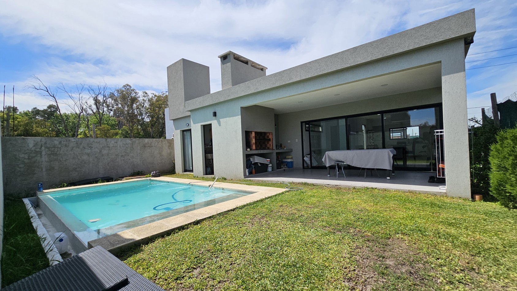 **u$s 75.000.-** (SOLO HASTA EL 30 de ABRIL) - Casa de 4 amb con parque y pileta, NUEVA, Lote propio - Benigno Cal 600 - Tristan Suarez - Ezeiza