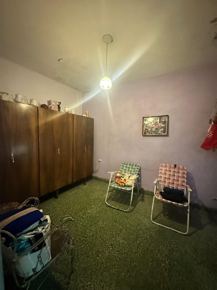 **$770.000.-** - AMPLIA CASA 5 Amb. C/ PATIO, COCHERA y PEQUEÑO GALPON EN ALQUILER - Dr. GALVEZ 1240, PEGADO A LAS VIAS - LANUS ESTE