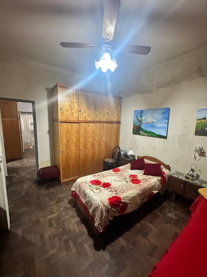 **$770.000.-** - AMPLIA CASA 5 Amb. C/ PATIO, COCHERA y PEQUEÑO GALPON EN ALQUILER - Dr. GALVEZ 1240, PEGADO A LAS VIAS - LANUS ESTE