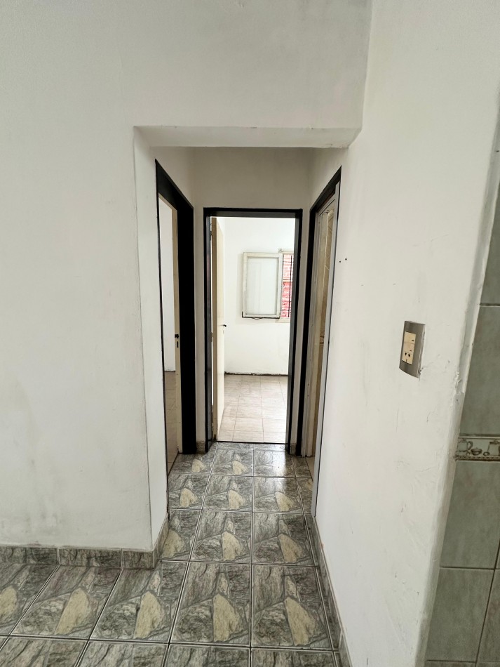 **u$s 53.000.-** PH 3 AMB. INTERNO CON PATIO 67m2 TOTALES - Av. Intendente Quindimil 1100, Esq. Av. San Martin - Lanus 