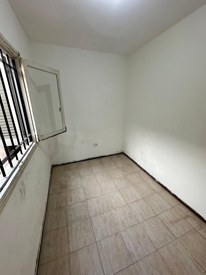 **u$s 53.000.-** PH 3 AMB. INTERNO CON PATIO 67m2 TOTALES - Av. Intendente Quindimil 1100, Esq. Av. San Martin - Lanus 