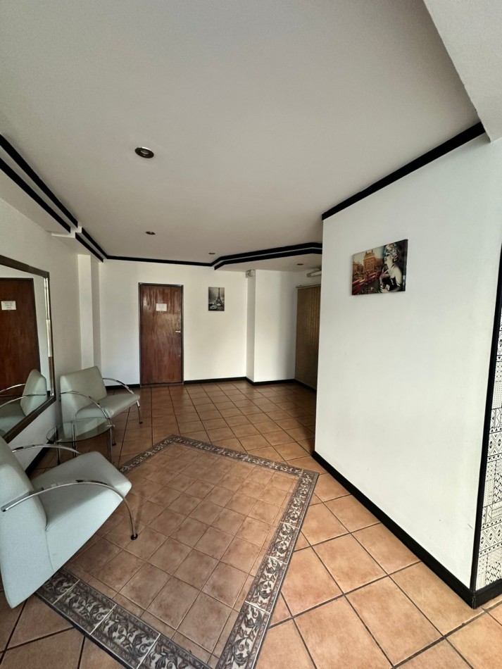 **$550.000.-** - Dpto. 2 Amb. en ALQUILER - Av- Hipolito Yrigoyen al 6300.- Remedios de Escalada