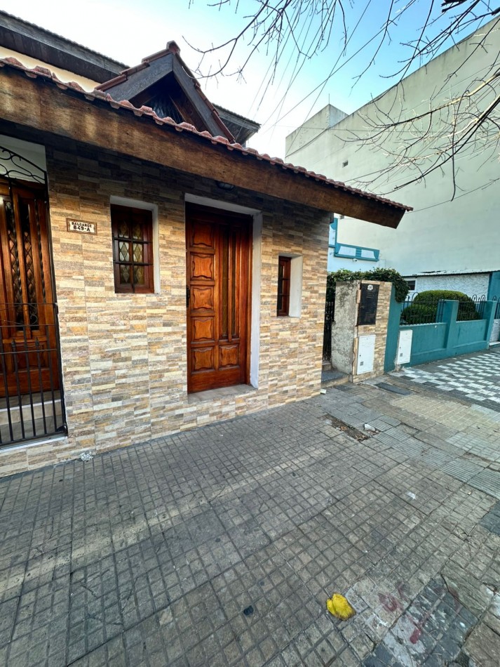 **$240.000.-** Monoambiente al frente en Alquiler - EXCLUEYENTE UNA SOLA PERSONA - Balcarce 800 - Lanus