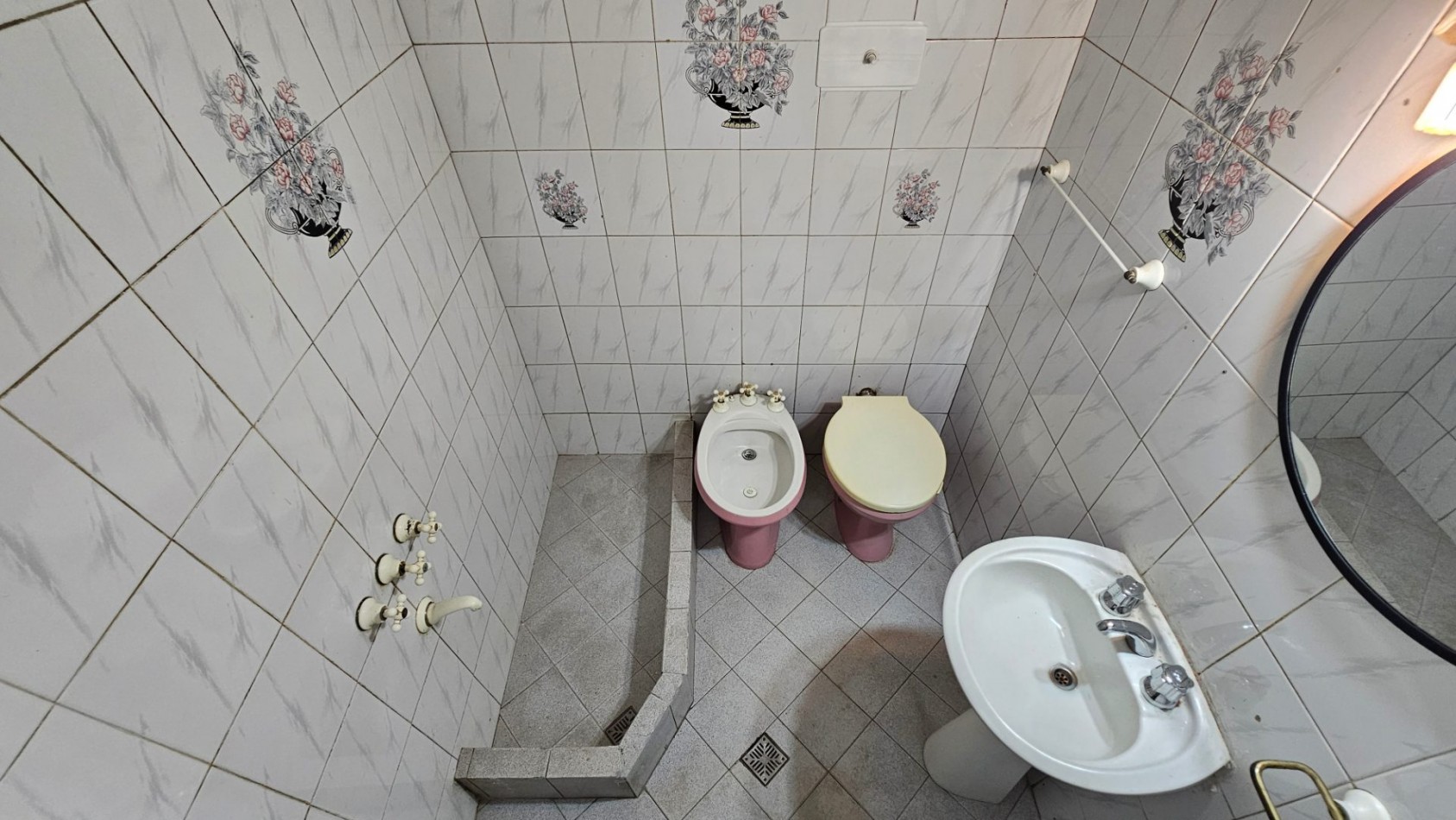 **$450.000.-** - Dpto. 2 Amb. en alquiler ¡¡NO ABONA EXPENSAS¡¡ - Planta Baja Interno -- Sayos 3040 - Valentin Alsina 