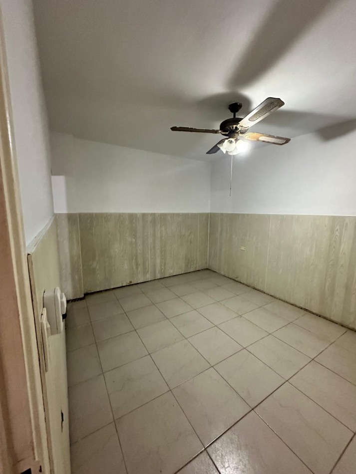 **$680.000.-** - ALQUILER PH INTERNO 2AMB y MEDIO CON AMPLIO PATIO - Dr. Galvez al 800 - Lanus Este