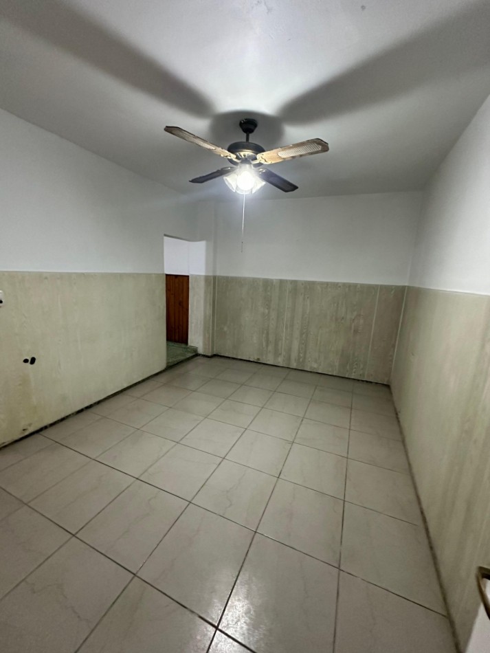 **$680.000.-** - ALQUILER PH INTERNO 2AMB y MEDIO CON AMPLIO PATIO - Dr. Galvez al 800 - Lanus Este