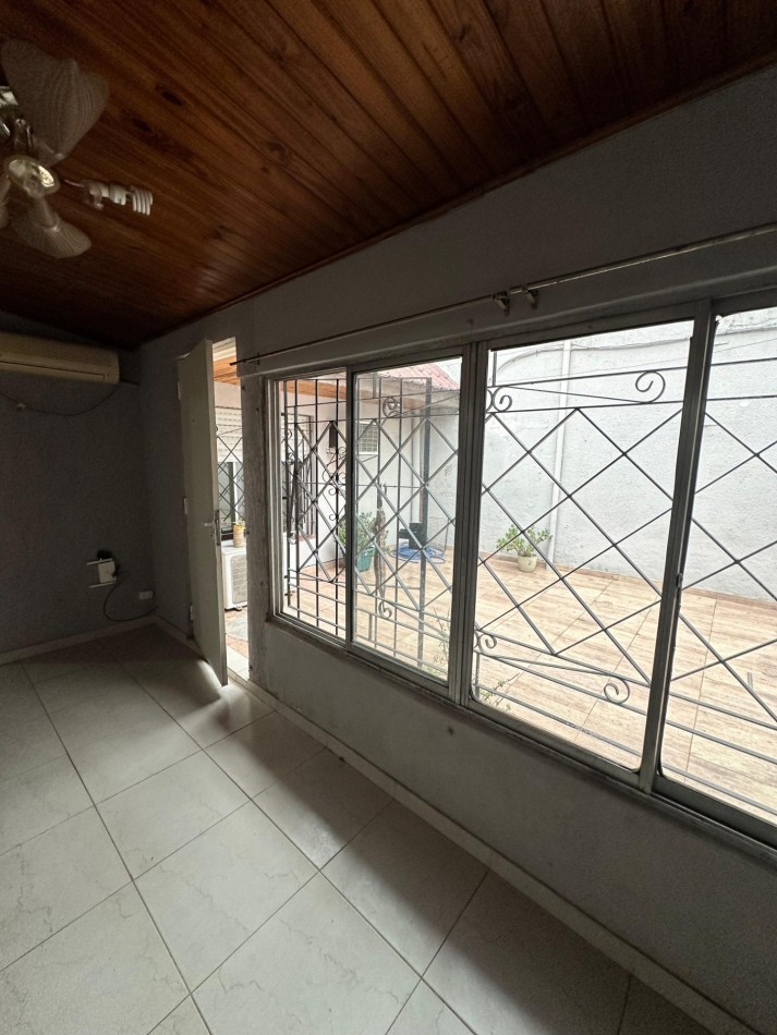 **$680.000.-** - ALQUILER PH INTERNO 2AMB y MEDIO CON AMPLIO PATIO - Dr. Galvez al 800 - Lanus Este
