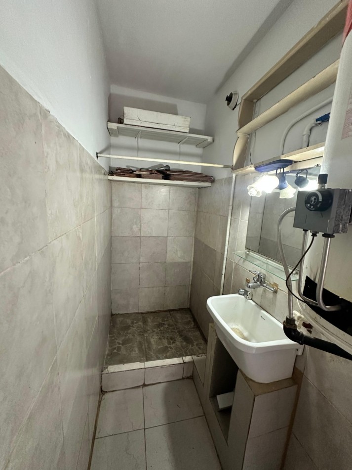 **$680.000.-** - ALQUILER PH INTERNO 2AMB y MEDIO CON AMPLIO PATIO - Dr. Galvez al 800 - Lanus Este