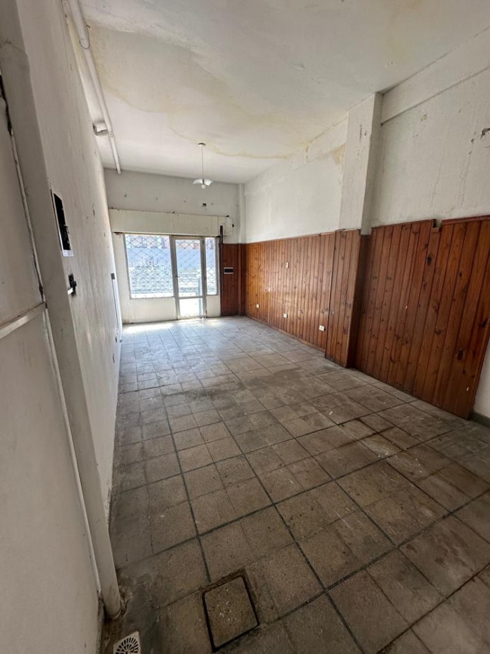 **$320.000.-** - LOCAL EN ALQUILER - Av. Uriarte al 100 - Banfield - Lomas de Zamora