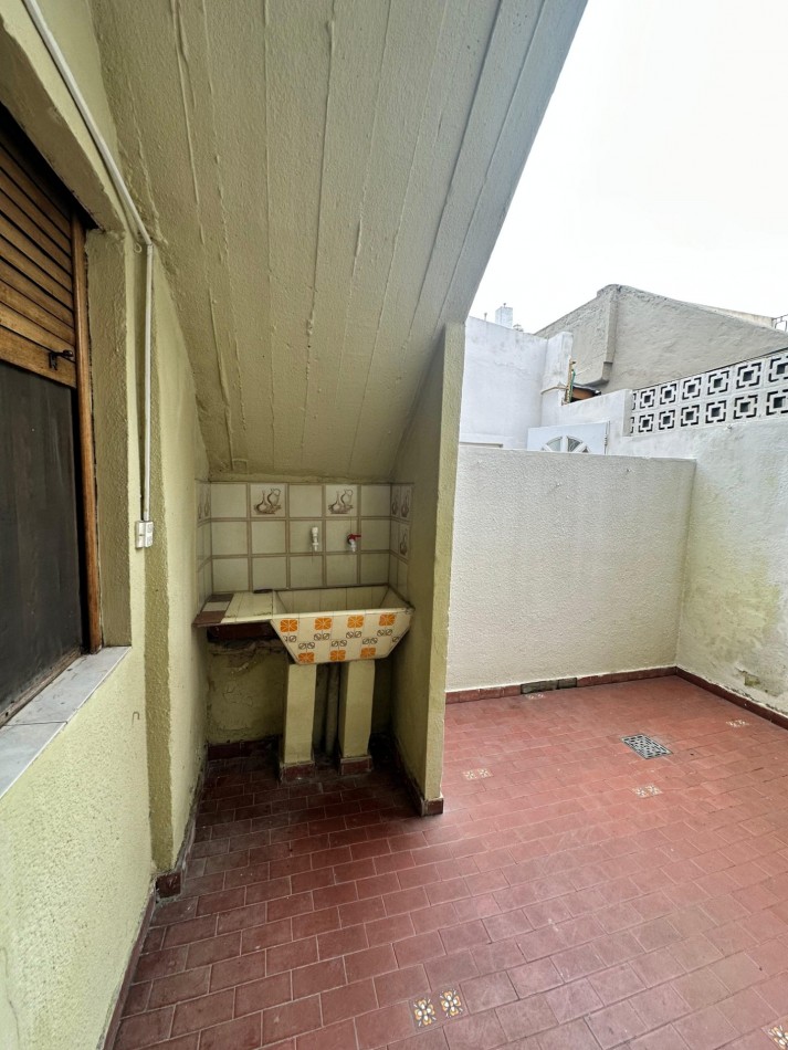 PH AL FRENTE 2 AMB. C/PATIO EN ALQUILER SIN EXPENSAS¡¡ - SANTIAGO DEL ESTERO 1500 - LANUS OESTE